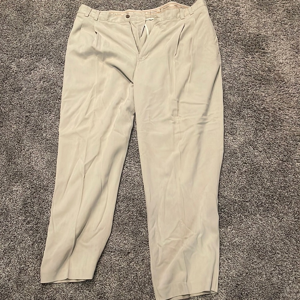 Tommy Bahama 100% Silk pants. Size 42/30. Khaki